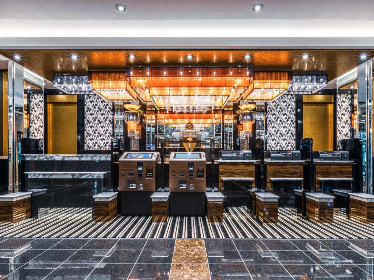 Apa Hotel Shin Osaka Ekimae מראה חיצוני תמונה